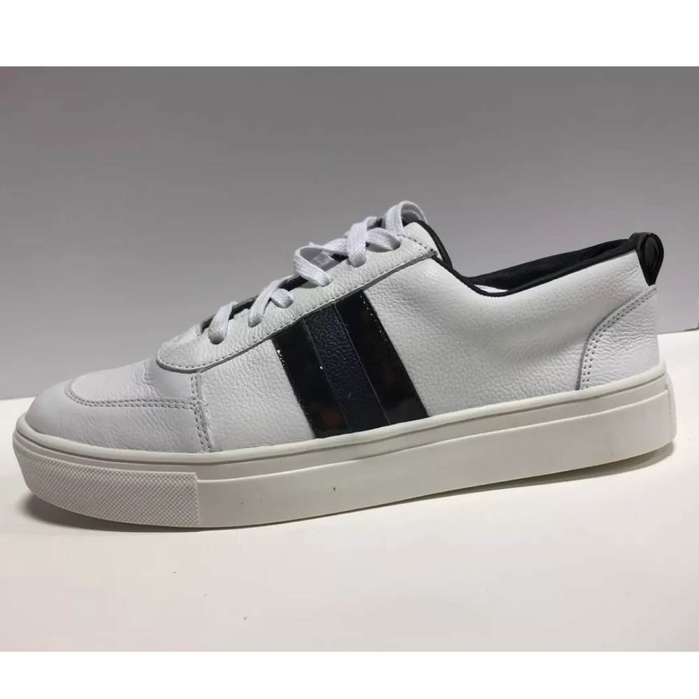 Kaanas Women’s Zurich White Lace-Up Sneakers, Size 7 M.
